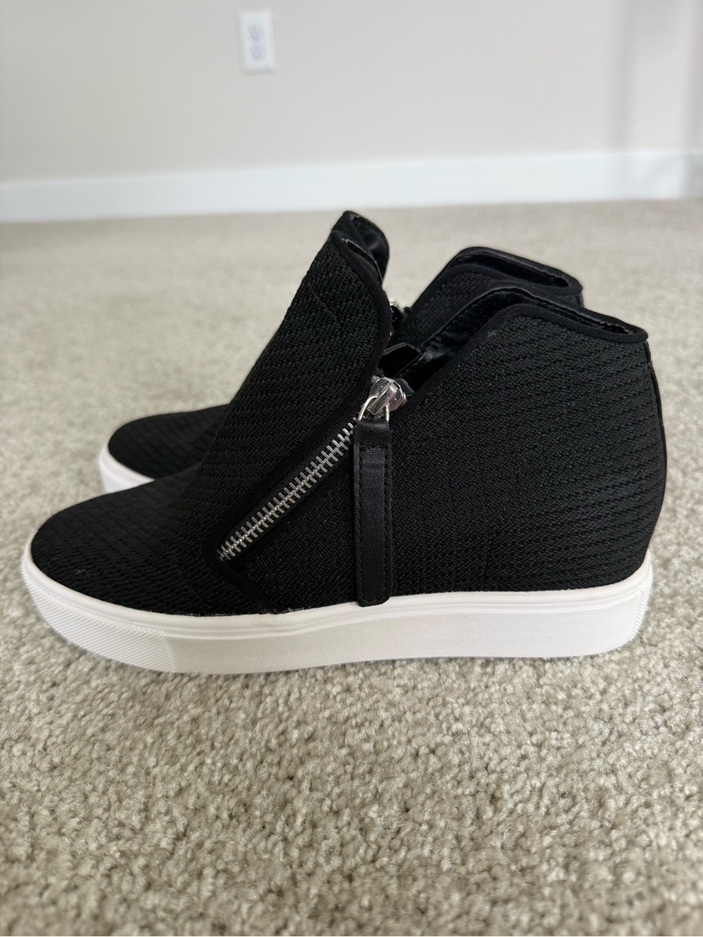 Steve Madden Black Knit Slip-On Booties with White Platform - Picture 5 of 8